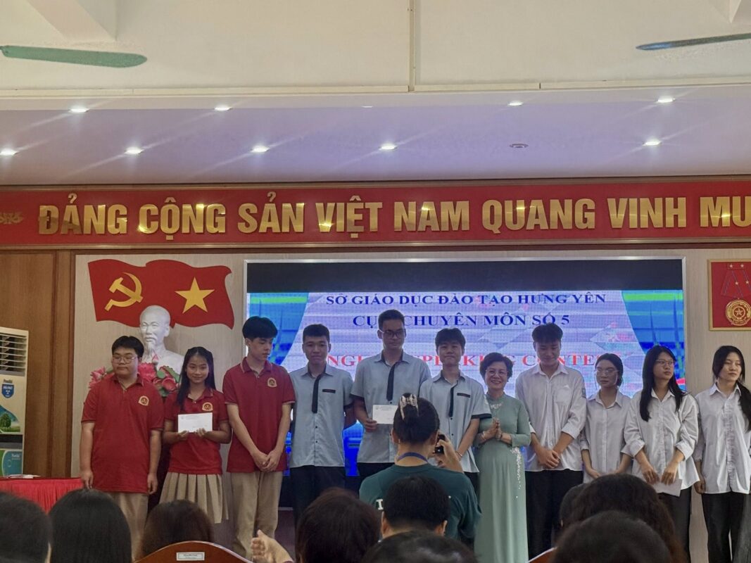 🗣️ HỌC SINH TRƯỜNG THPT NGUYỄN CÔNG HOAN THAM GIA SINH HOẠT CỤM CHUYÊN MÔN MÔN TIẾNG ANH 🏫