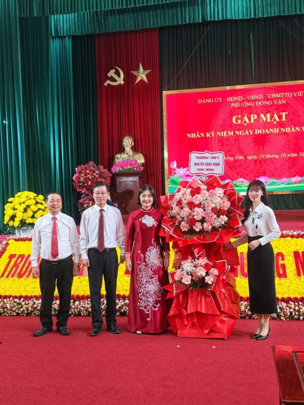 [BẢN TIN NINH BÌNH] 🎉 TRƯỜNG THPT NGUYỄN CÔNG HOAN – NINH BÌNH THAM DỰ HỘI NGHỊ GẶP MẶT DOANH NHÂN VIỆT NAM PHƯỜNG ĐỒNG VĂN