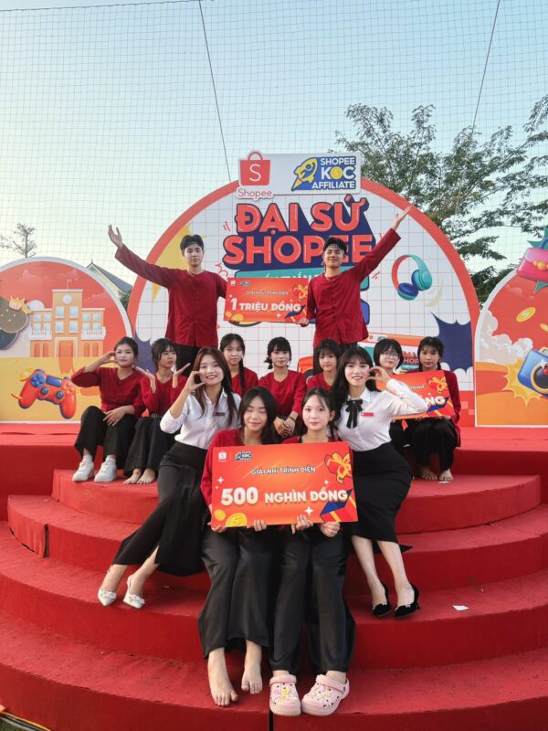 THPT NGUYỄN CÔNG HOAN TỎA SÁNG TẠI CHƯƠNG TRÌNH GIAO LƯU VĂN NGHỆ – THỂ THAO