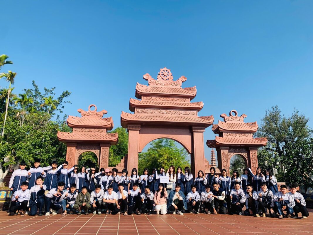 [BẢN TIN NCH HƯNG YÊN] 🌿 HOẠT ĐỘNG TRẢI NGHIỆM – HƯỚNG NGHIỆP KHỐI 11 🌿